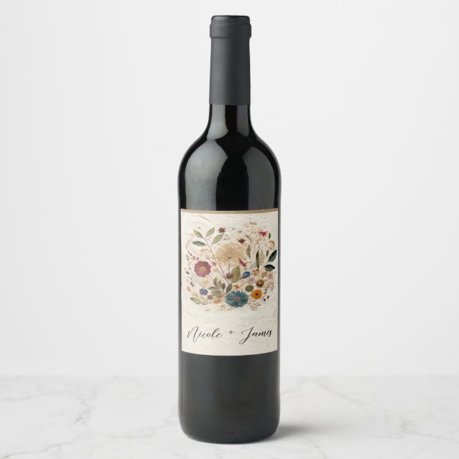 Whimsical Garden Pressed Blume Bohemisch Hochzeit Weinetikett (Vorderseite)