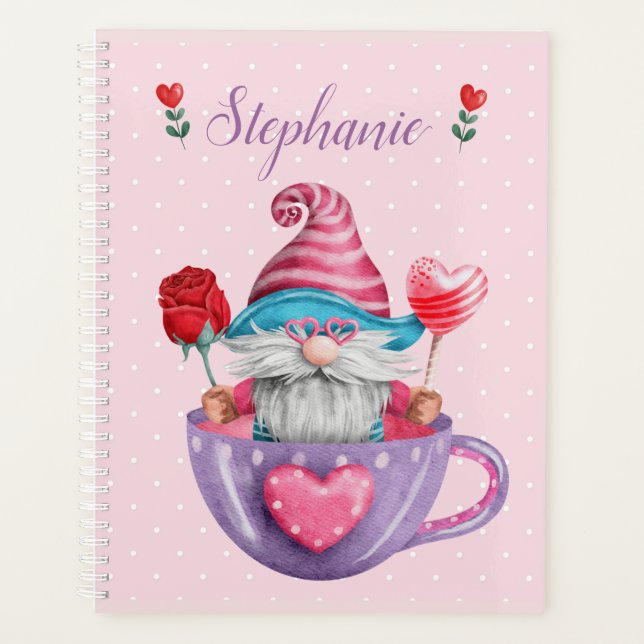 Whimsical Gnome in Teecup Herz und Blume Planer (Vorderseite)