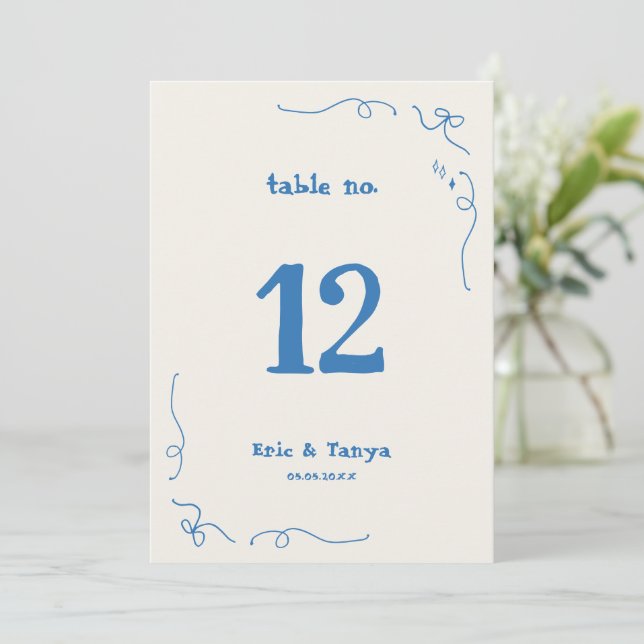Whimsical Hand Drawn 12x18 Wedding Tischnummer Zei (Stehend Vorderseite)