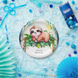 Whimsical Kids Sloth Birthday Pappteller<br><div class="desc">Set einen zauberhaften Tisch mit unseren Whimsical Kids Sloth Birthday Papier-Tellern, die ein Gefühl von Staunen und Launen zu Ihrer Feier bringen sollen. Diese robusten Teller zeigen bezaubernde Abbildungen inmitten einer Palette von weichen Pastellfarben und skurrilen Akzenten und verleihen Ihrem kulinarischen Erlebnis eine Touch von Zauber. Egal ob Sie ein...</div>