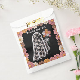 Whimsical Lace Ghost Illustration mit floral Geschenktütchen