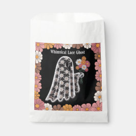 Whimsical Lace Ghost Illustration mit floral Geschenktütchen