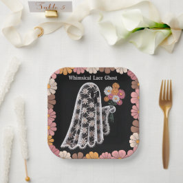 Whimsical Lace Ghost Illustration mit floral Pappteller