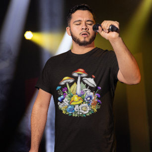 Whimsical Magic Mushrooms und Blume T-Shirt