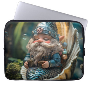 Whimsical Merman Gnome Figurine in Seashell - Unde Laptopschutzhülle