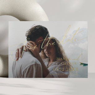 Whimsical Minimal Script Verblasstes Foto Save The Folieneinladung