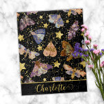 Whimsical Night Moth Butterfets Glitzer Star Name<br><div class="desc">Whimsical und magisch nahtlos Muster Design von Nachtmotten und Sternen erstellt mit einer Kombination aus verschiedenen Kunsttechniken und Imitaten Gold Glitzer Akzente auf schicken schwarzen Hintergrund.</div>