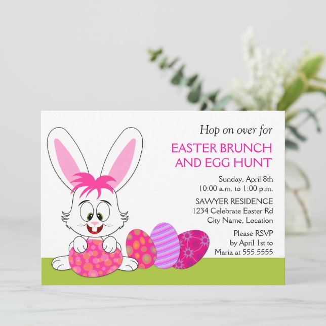 Whimsical Ostersonnigen und Eier Party Einladung (Stehend Vorderseite)