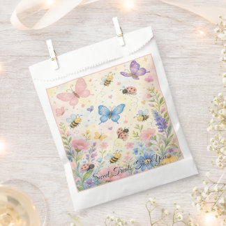 Whimsical Pastel Butterfly Bee Ladybug Birthday Geschenktütchen