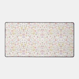 Whimsical Pastel Garden: Ein Muster für Blumen Schreibtischunterlage