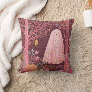 Whimsical Pink Ghost im verzauberten Blumenwald Kissen