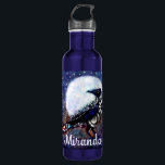 Whimsical Raven Moon Floral Abstrakt Personalisier Edelstahlflasche<br><div class="desc">Ravens sind oft Symbole für Intelligenz, Rätsel und Transformation. In vielen Kulturen werden sie als Boten zwischen den physischen und spirituellen Welten angesehen, die Weisheit und Prophezeiung repräsentieren. Sie können auch Themen des Todes und der Wiedergeburt verkörpern, da sie sowohl mit Dunkelheit als auch mit Erneuerung verbunden sind. In Literatur...</div>