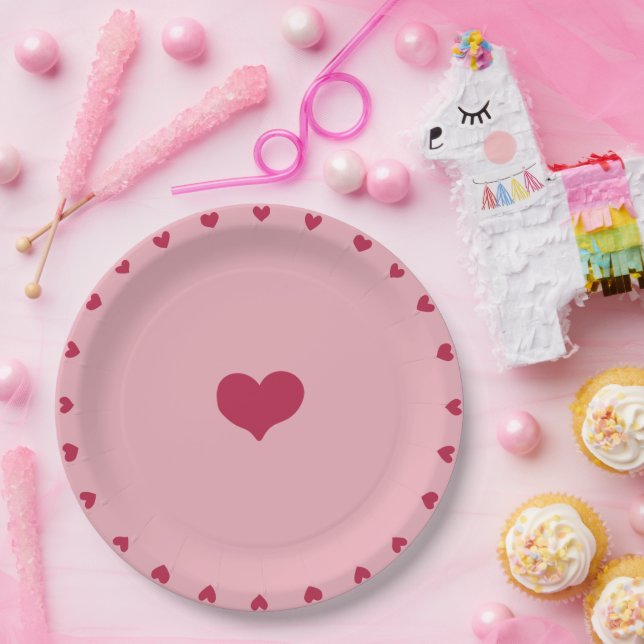 Whimsical Red Doodled Herzen on Soft Pink Pappteller (Party)