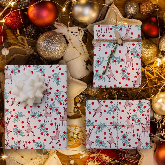 Whimsical Reindeer and Berry Christmas Pattern Geschenkpapier Set (Von Creator hochgeladen)
