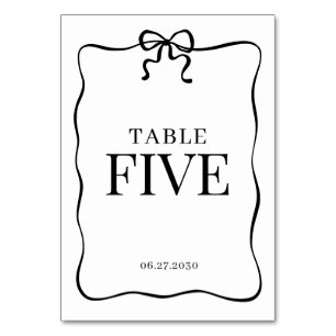 Whimsical schwarze Fliege Monogramm Hochzeit Tischnummer