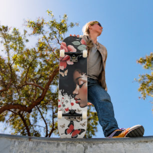 Whimsical Schwarzes Mädchen mit Rosen und Schmette Skateboard