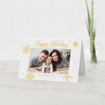 Whimsical Snowflakes Happy Holidays Foto<br><div class="desc">Gute Ferien! Mit dieser vergoldeten Urlaubskarte senden Sie Familie und Freunden herzliche Wünsche. Es zeichnet sich durch skurrile Schneeflocken und moderne Kalligraphie aus. Personalisieren Sie diese Foto-Urlaubskarte,  indem Sie Ihre eigenen Daten hinzufügen. Diese Schneeflocken-Urlaubskarte ist in anderen Farben und mit einem Karton erhältlich.</div>