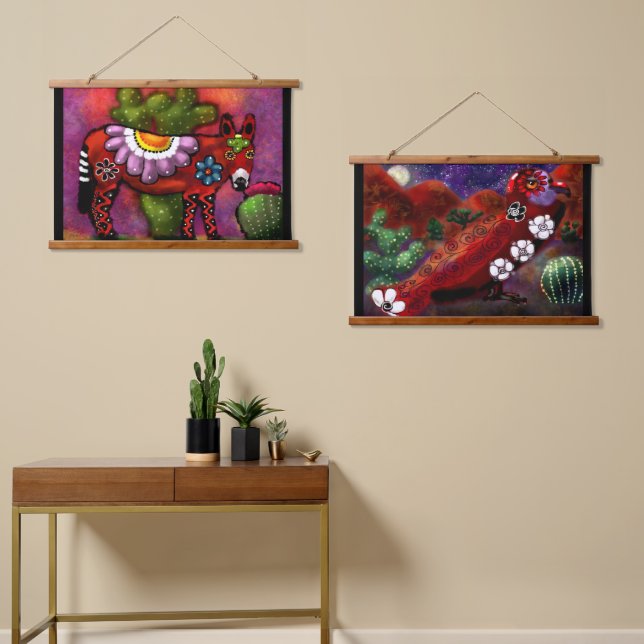 Whimsical Southwest Donkey & Bird Red Green Wandteppich Mit Holzrahmen (Asymmetrisch)