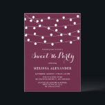 Whimsical String Lights Lila Sweet 16 Party Einladung<br><div class="desc">Weiße und elegante 16 . Geburtstag Party Einladung mit weißem Hängeleuchten. Diese Einladung ist ideal für Party im Freien. Weitere Veranstaltungen und andere Hintergründe stehen zur Verfügung.</div>