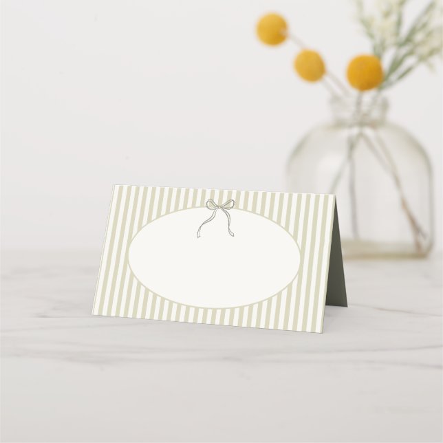 Whimsical Stripe Green Wedding Platzkarte (Vorderseite)