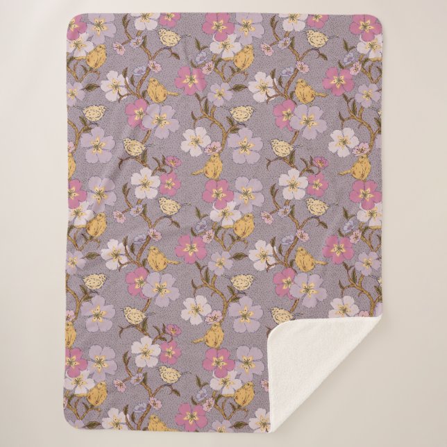 Whimsical Trailing Florals and Birds - Lavendel Sherpadecke (Vorderseite)