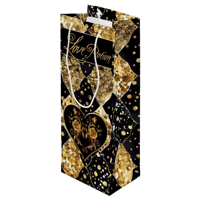 Whimsical und Elegant Goth Liebe Potion Geschenktüte Für Weinflaschen (Rückseite Schrägansicht)