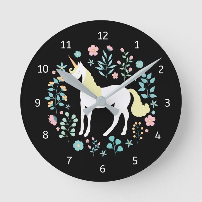 Whimsical Unicorn & Blume Black Runde Wanduhr (Vorderseite)