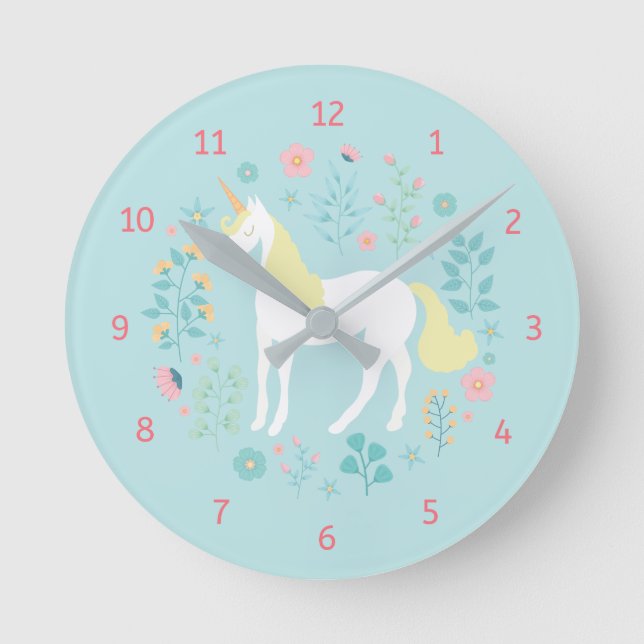 Whimsical Unicorn & Flowers Aqua Runde Wanduhr (Vorderseite)