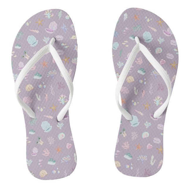 Whimsical Watercolor Beachy Seashells Flip Flops (Fußbett)