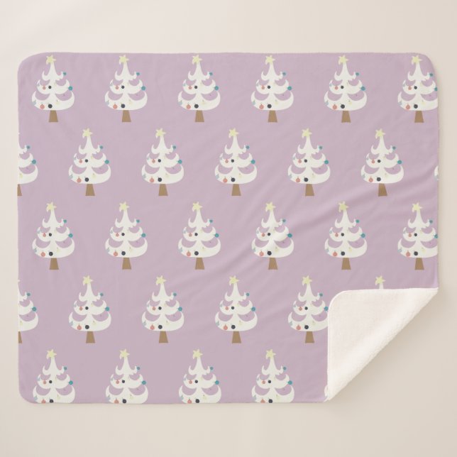 Whimsical White Christmas Trees auf Lila Sherpadecke (Vorderseite (Horizontal))