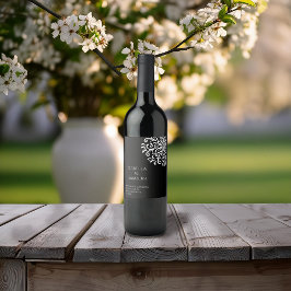 Whimsical White on Black Blüh Weinetikett