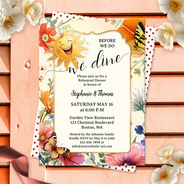 Whimsical Wildflower Watercolor Rehearsal Dinner Einladung (Rehearsal dinner invitation featuring a watercolor wildflower design with a laughing happy sun)