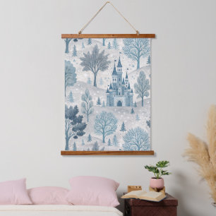 Whimsical Winter Castle Landschaft in Blue & Gray Wandteppich Mit Holzrahmen