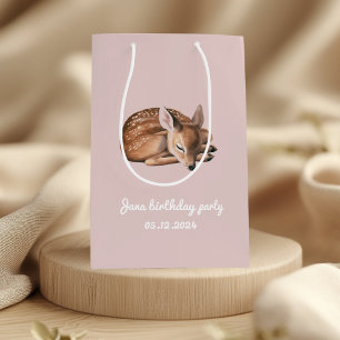 Whimsical Woodland Deen Birthday Pink Mittlere Geschenktüte