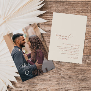 Whimsical Wüste Beige Monogramm Foto-Hochzeit Einladung