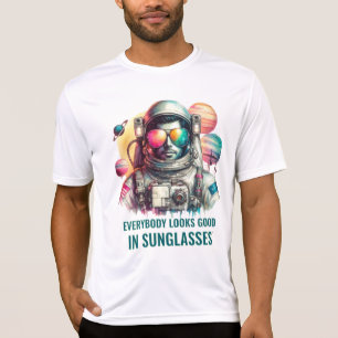 Whimsicaler Astronaut mit Sonnenbrille – Weltraum T-Shirt