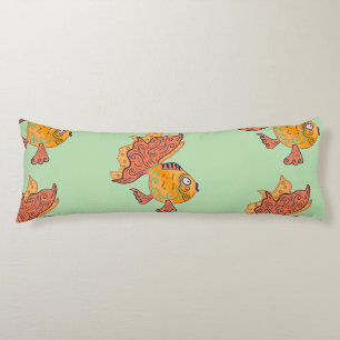 Whimsicaler Goldfisch im Boho-Stil   Fantasie mit  Seitenschläferkissen