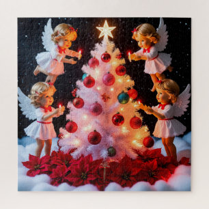 Whimsicaler Weihnachtsbaum mit Engelsfiguren
