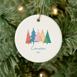 Whimsicalische Weihnachtsbäume personalisierter Na Keramik Ornament