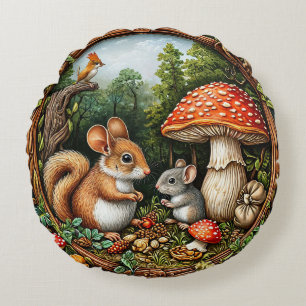 Whimsikale Naturlandschaft mit Eichhörnchen Rundes Kissen