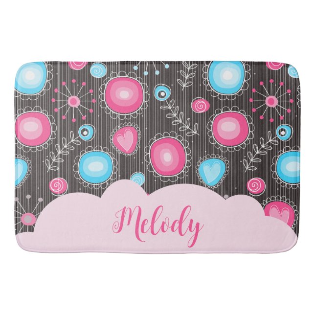 Whimsikalrosa blaue Herzen und Blume Blumenname Badematte (Vorderseite)