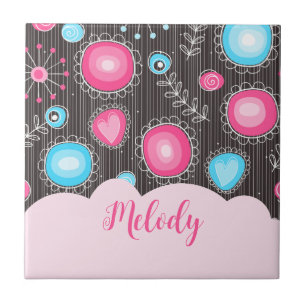 Whimsikalrosa blaue Herzen und Blume Blumenname Fliese