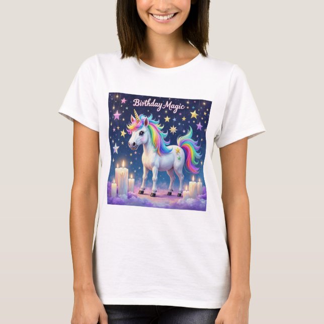 Whimsikisches Einhorn mit Regenbogen Birthday Magi T-Shirt (Vorderseite)