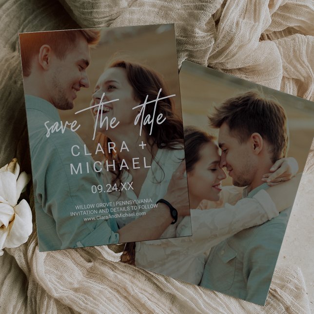 Whimsikkalligraphie | Dunkles Foto Overlay Save The Date (Von Creator hochgeladen)