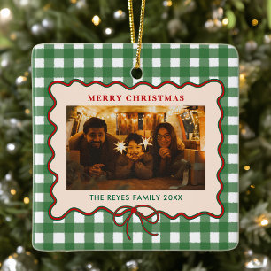 Whimsische grüne Gingham-Familienfoto-Weihnachten Keramikornament