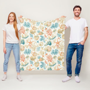 Whimsische Muscheln & Korallen mit sanften blauen  Fleecedecke