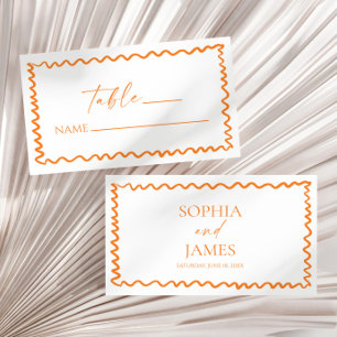 Whimsische Zitrus-Orange-Wellige-Rand-Hochzeit Platzkarte