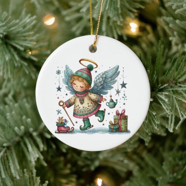 Whimsischer Weihnachtsengel auf Eiswürfel-Skaten Keramik Ornament (Baum)