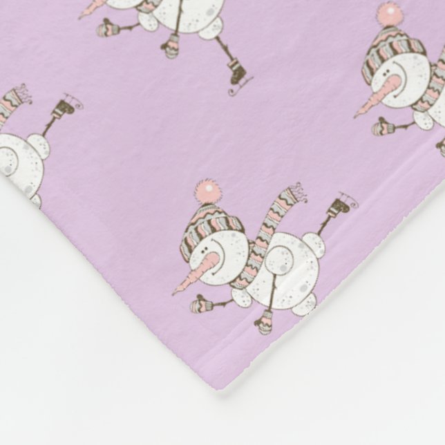 Whimsisches Ice Skaten Snowmen auf Lila Fleecedecke (Ecke)
