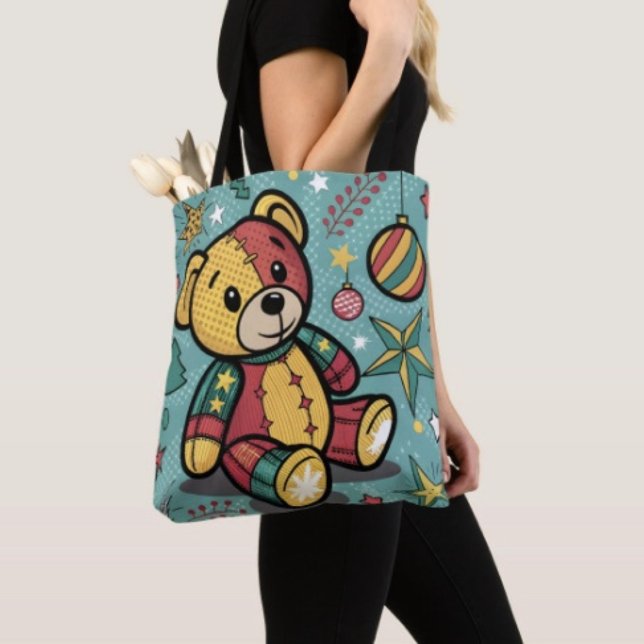 Whimsisches Patchwork Weihnachtsbär Tasche (Tote Bag — 100% polyester, black laminated lining 100% cotton web hand. Made in the USA.
)